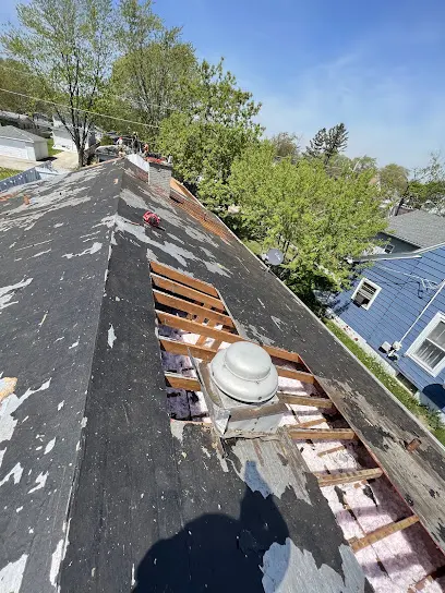 Roof and ice dam leak water damage on an Antioch, IL home
